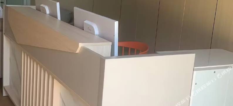 名湖酒店(郑州蝶湖公园滨河新城地铁站店)图片