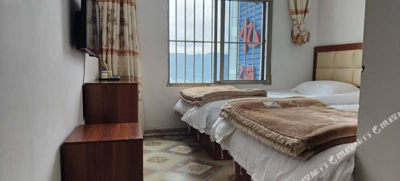 轿子雪山创亿酒店图片