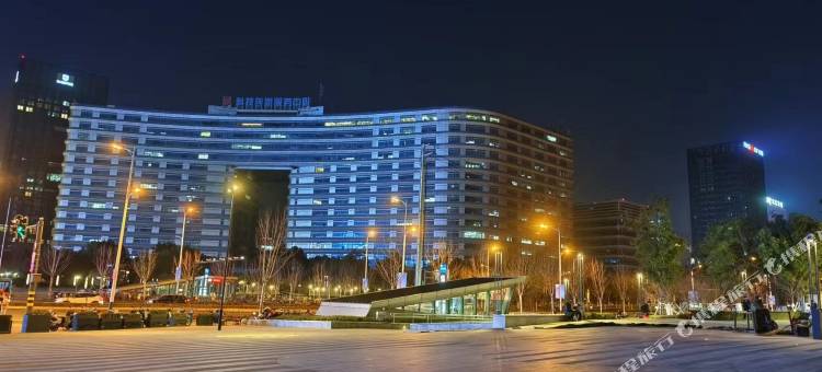 美橙城市民宿(高新区银泰百货店)图片