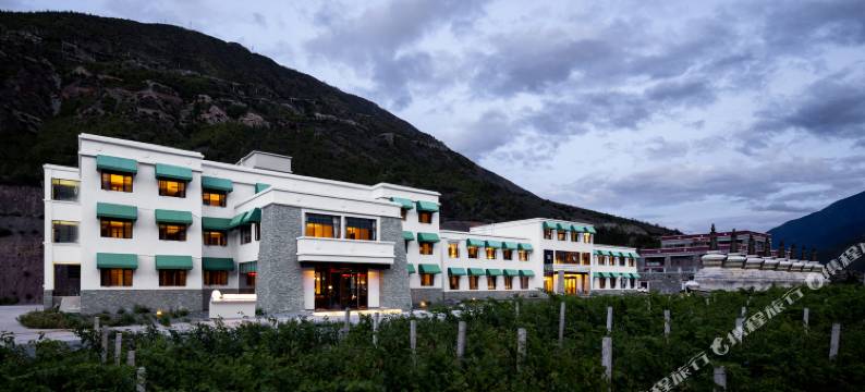 紫宸泊阅·梅里冰酒庄园图片