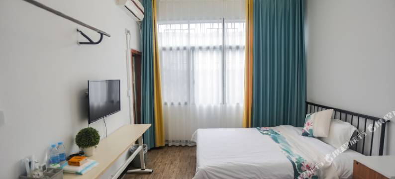 凤凰西陵居(凤凰古城西门城楼店)图片