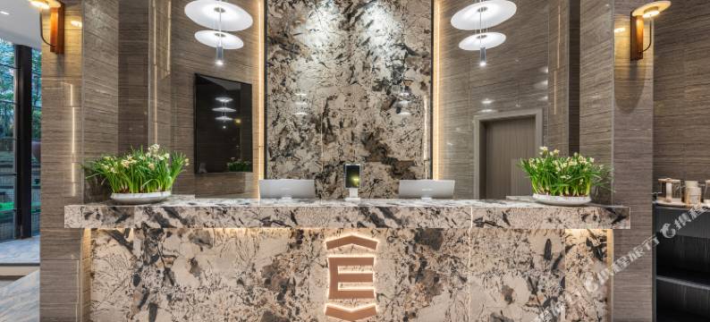 艺龙安云酒店(贵阳黔灵山公园北京路地铁站店)图片