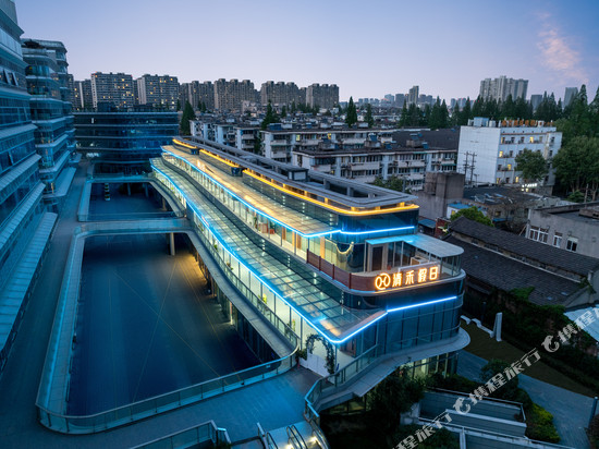 清禾假日酒店(南京红山动物园北门玄武湖景区店)