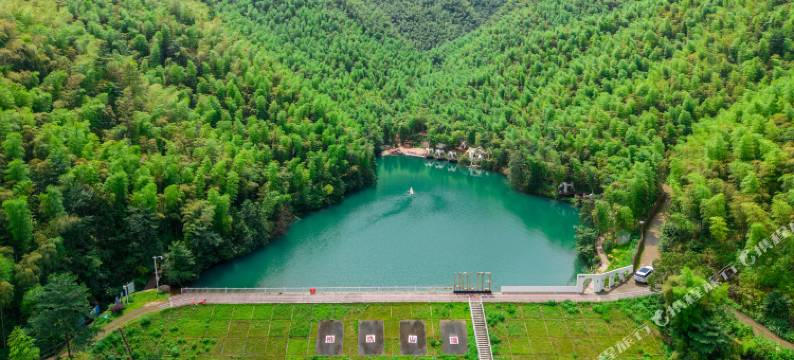 安吉悠浪民宿(云上草原仙龙峡漂流店)图片