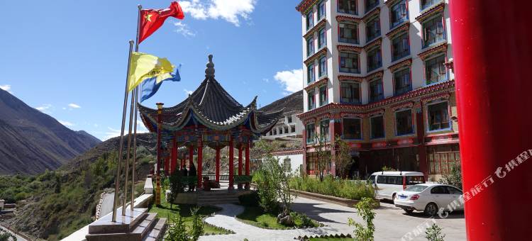 芒康圣泉酒店(曲孜卡店)图片