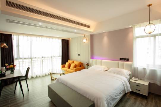 青年时尚精品公寓(合胜百货店)