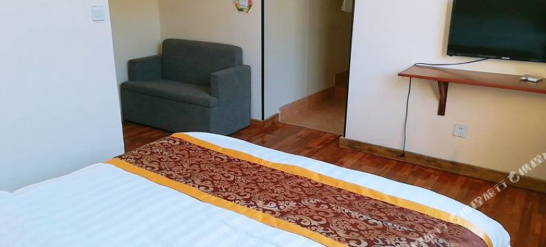 泰安六间房客栈图片