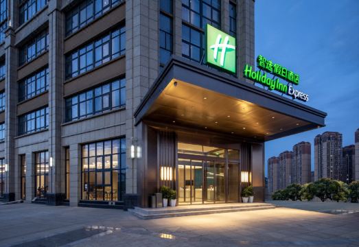 成都龙泉驿北智选假日酒店（四川华新现代职业学院店）外景图