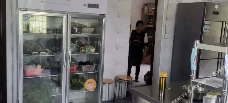 荥经茅草地休闲山庄图片