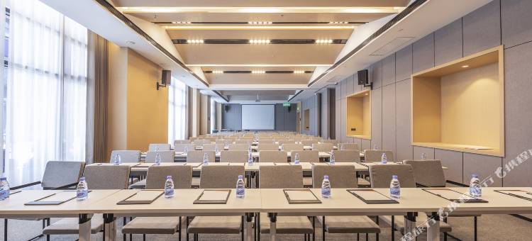 郑州新郑国际机场华夏大道亚朵酒店图片