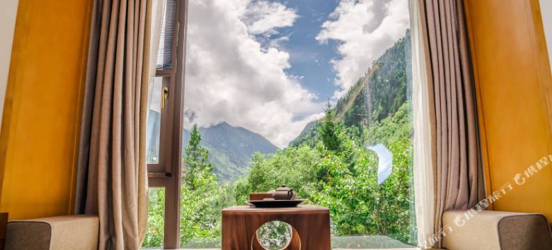 毕棚沟娜姆湖度假酒店图片