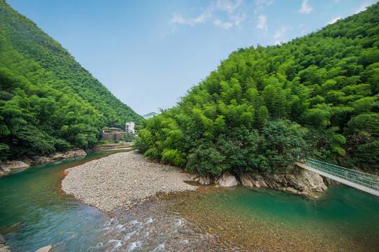 水湾湾观夏北纬30°漂流度假咖啡民宿(龙王山漂流浙北大峡谷店)图片