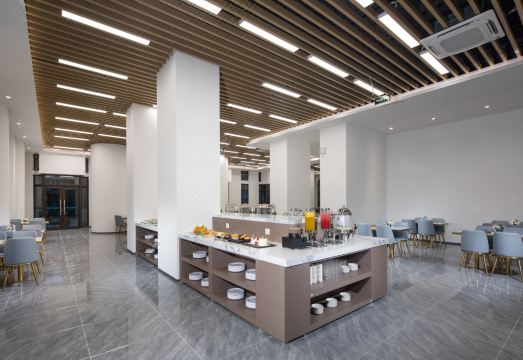 Gemland Hotel Twin-Moon Bay Huizhou Hotel Overview