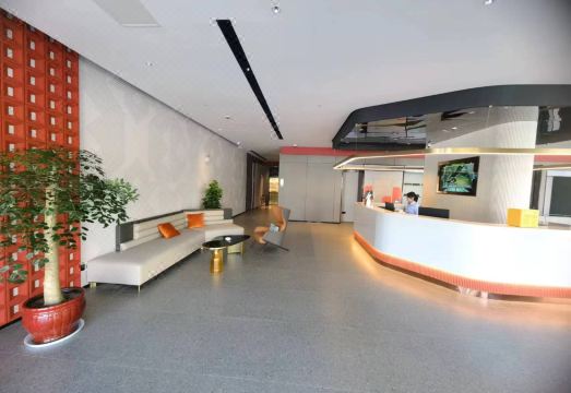 Borrman Hotel (Binhai Qichezhan Yigao Guangchang) Hotel Overview