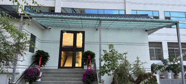 和政滴珠宾馆图片