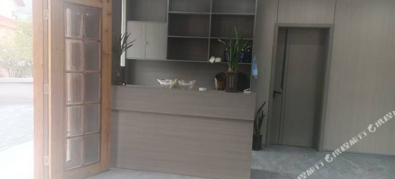 温汤水口雨间云居图片