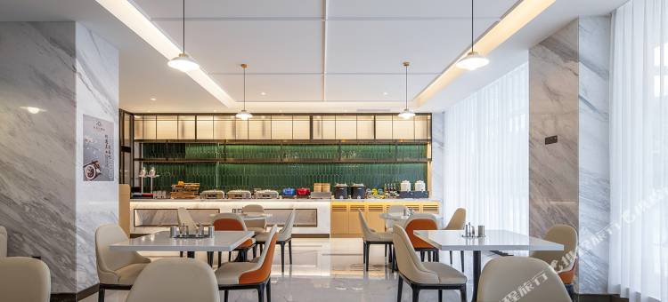 白玉兰酒店(平南中心广场店)图片