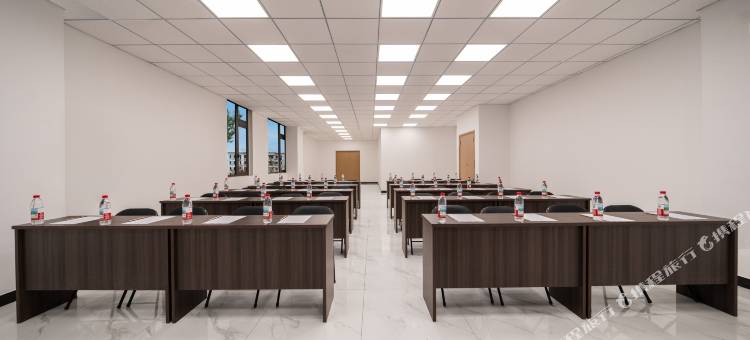 陌上轻居酒店(许昌高铁东站中心医院店)图片