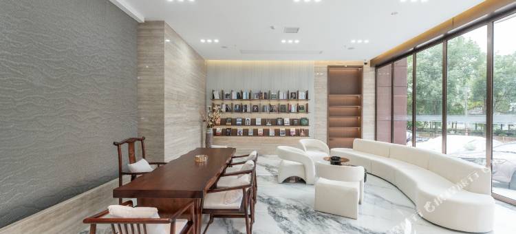 从江云岭·江畔酒店图片