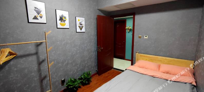 东篱青年旅舍(信阳火车站天润广场店)图片