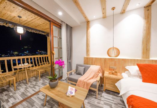 Yinshu Homestay Hotel Overview