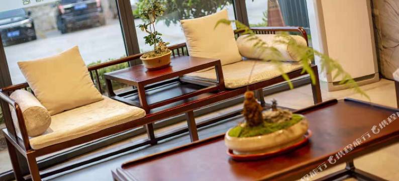 硕东来酒店(乳山南站店)图片