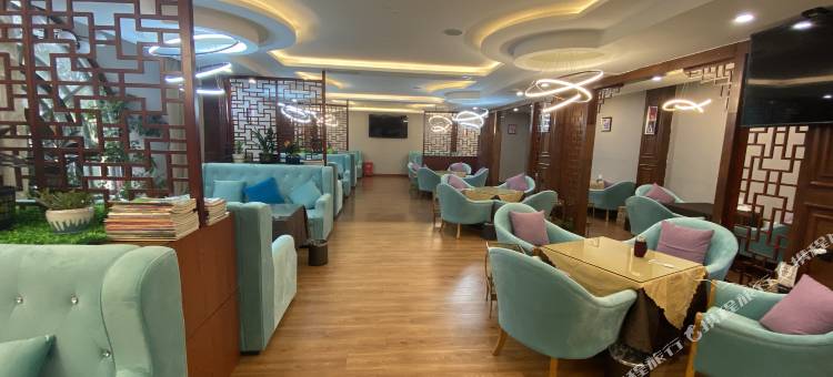 花美时酒店(白塔公园甘孜古镇店)图片