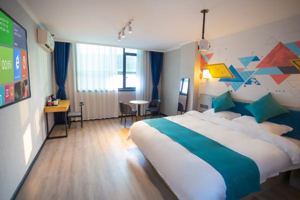 由里尚雅智慧酒店(自贡理工学院五星街店)预订价格,联系电话位置地址