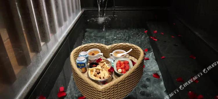 花筑·南京几家碳酸温泉民宿(南京总统府浮桥地铁站店)图片