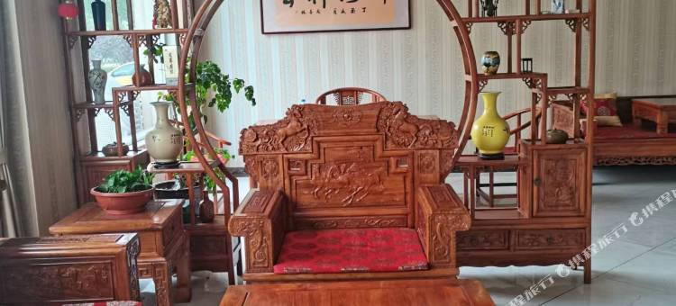 海兴瑞海宜家假日酒店(长途车站店)图片