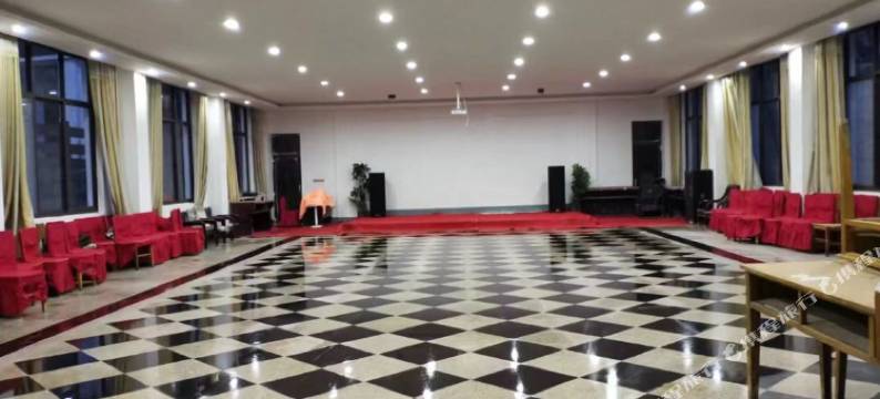 鲁山石人山庄图片