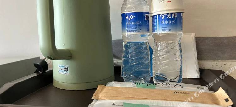 半夏时光影院民宿(武汉欢乐谷园林路地铁站店)图片