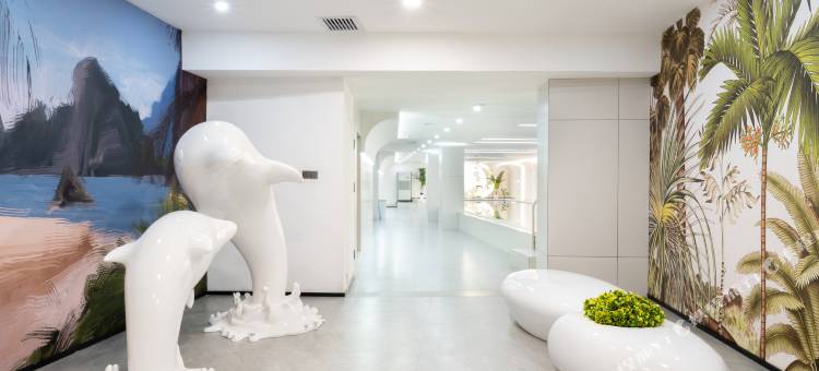 小鹿酒店(民和第二中学店)图片