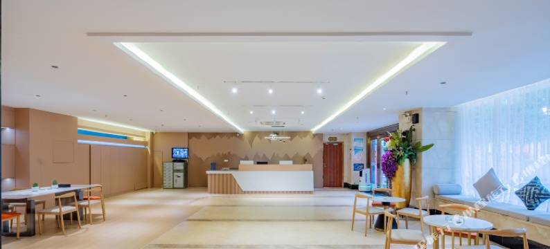 嘉年华酒店(佛山顺联广场锦龙地铁站店)图片