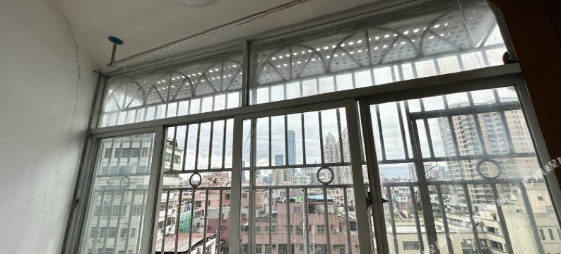 太空舱青年寓舍(福田岗厦地铁站店)图片