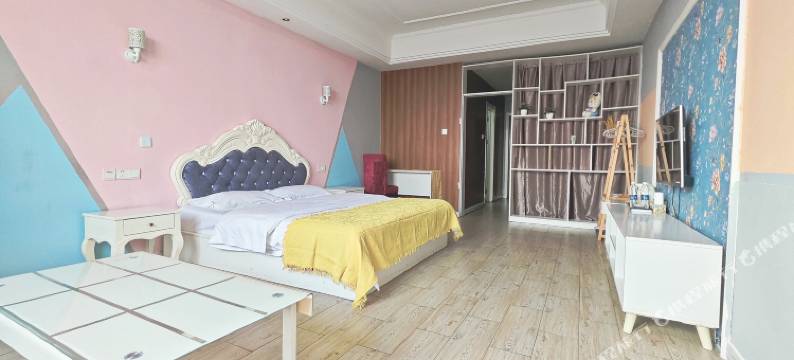 芭提雅电影民宿(青岛鲁邦风情街店)图片