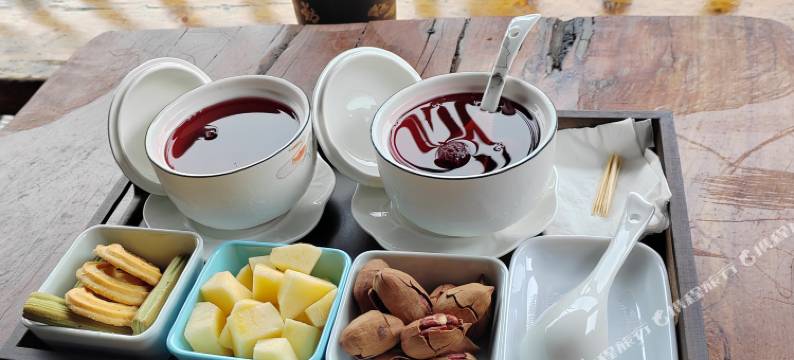 抱月楼·C位景观度假美宿(西江千户苗寨观景台店)图片