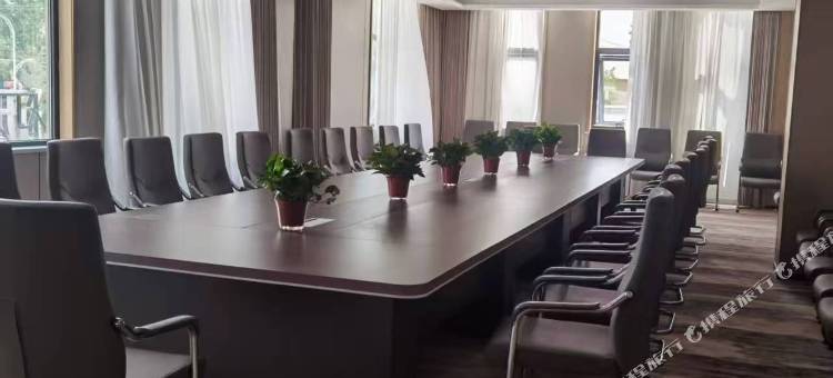 五耐集团商务酒店(巩义巩城大道明德眼科医院店)图片