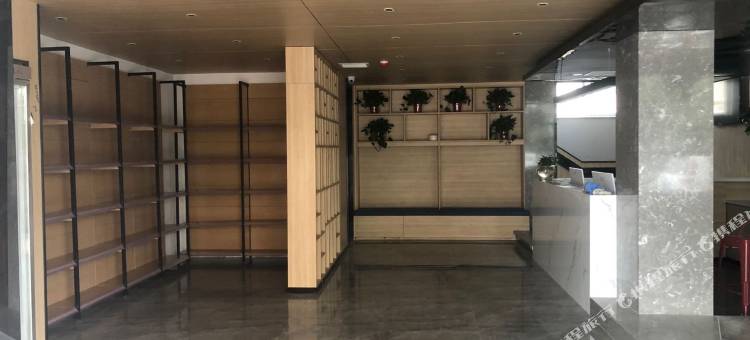 临颍蓝湖秀酒店(黄龙湿地公园店)图片
