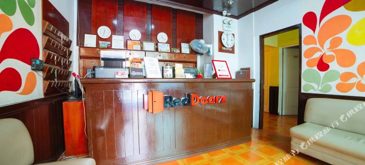 瑞德多兹酒店 - 近安格勒斯城市漫步街(RedDoorz near Walking Street Angeles City)图片