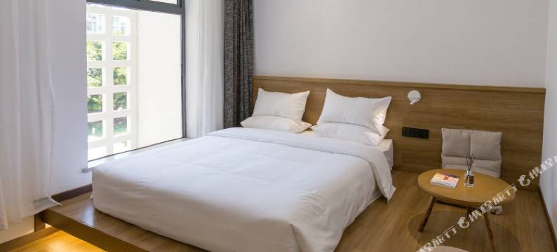 LIVE IN SEA HOTEL·栖澜秘境酒店(北海银滩侨港风情街店)图片