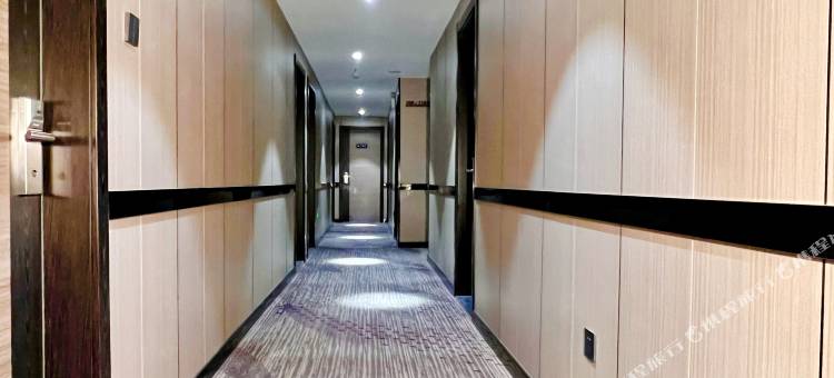 亚瑞青居酒店(邹城欧陆商城店)图片