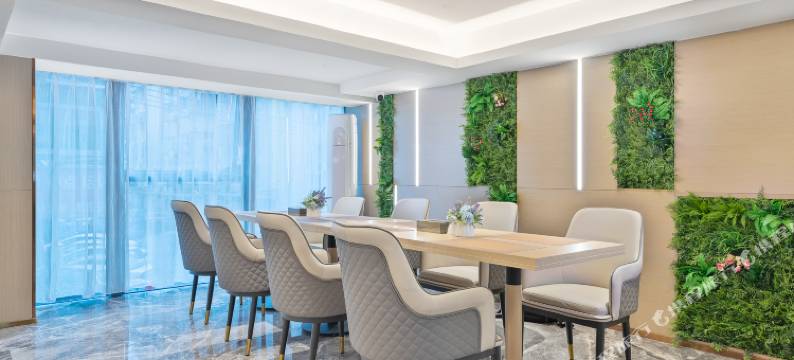 恒胜亿酒店(深圳宝安中心翻身地铁站店)图片