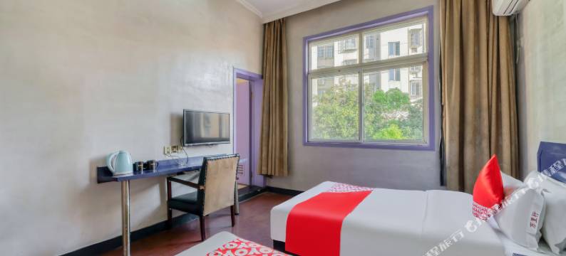 宁波万里行宾馆(北仑银泰店)图片