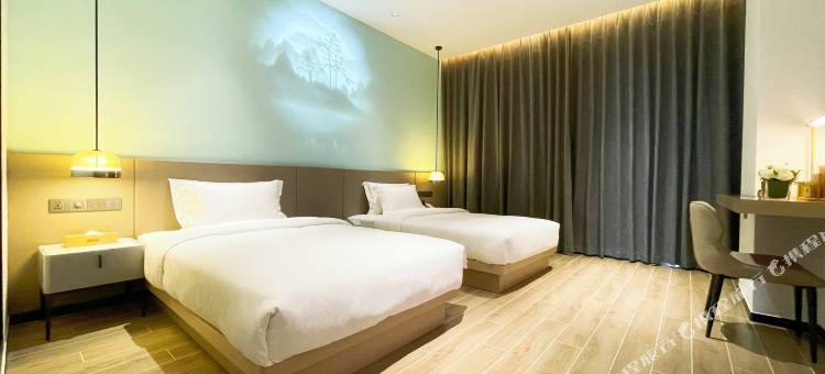 笆笆拉酒店(玉林兴业高铁站人民广场店)图片