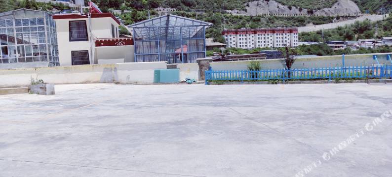 德钦梦之旅商务酒店图片