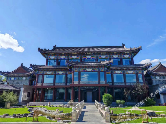 康旅湖畔酒店