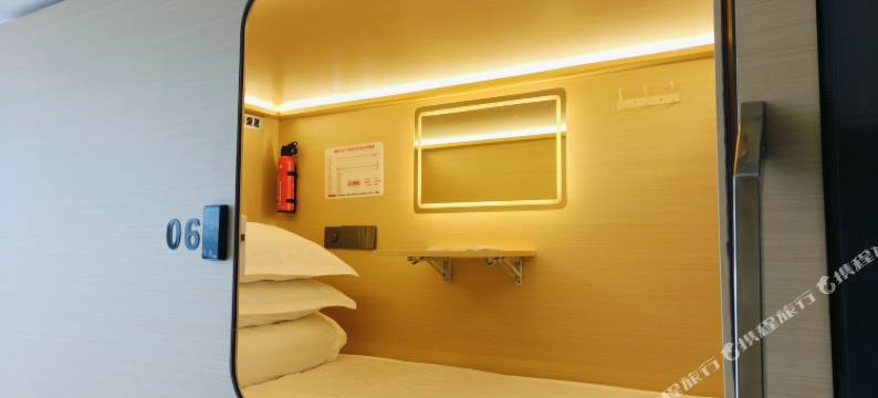 优享之家太空舱青旅民宿(临沂百脑汇店)图片