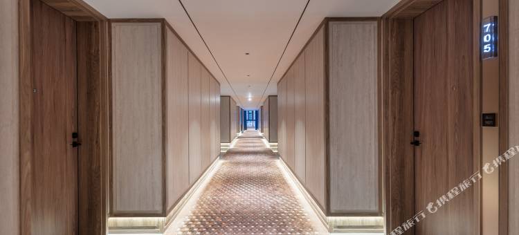 铂悦水晶酒店(火车站联盛九江快乐城店)图片