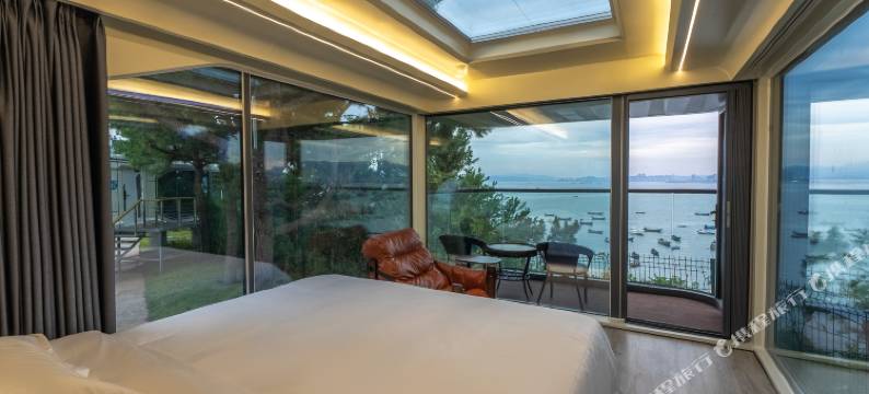 威海合庆湾太空舱民宿(半月湾店)图片